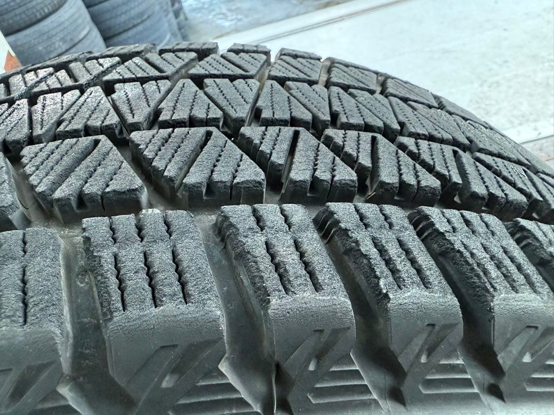 ミッツブリヂストンスタッドレス225／55R19 99Q深溝