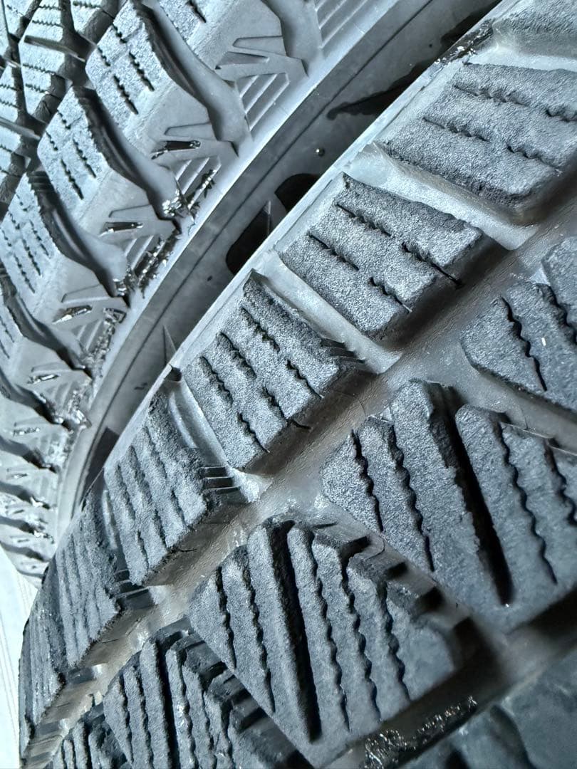 ミッツブリヂストンスタッドレス225／55R19 99Q深溝