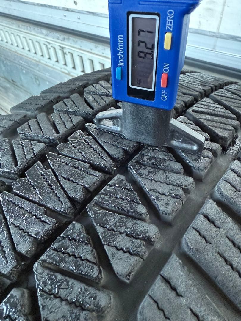 ミッツブリヂストンスタッドレス225／55R19 99Q深溝