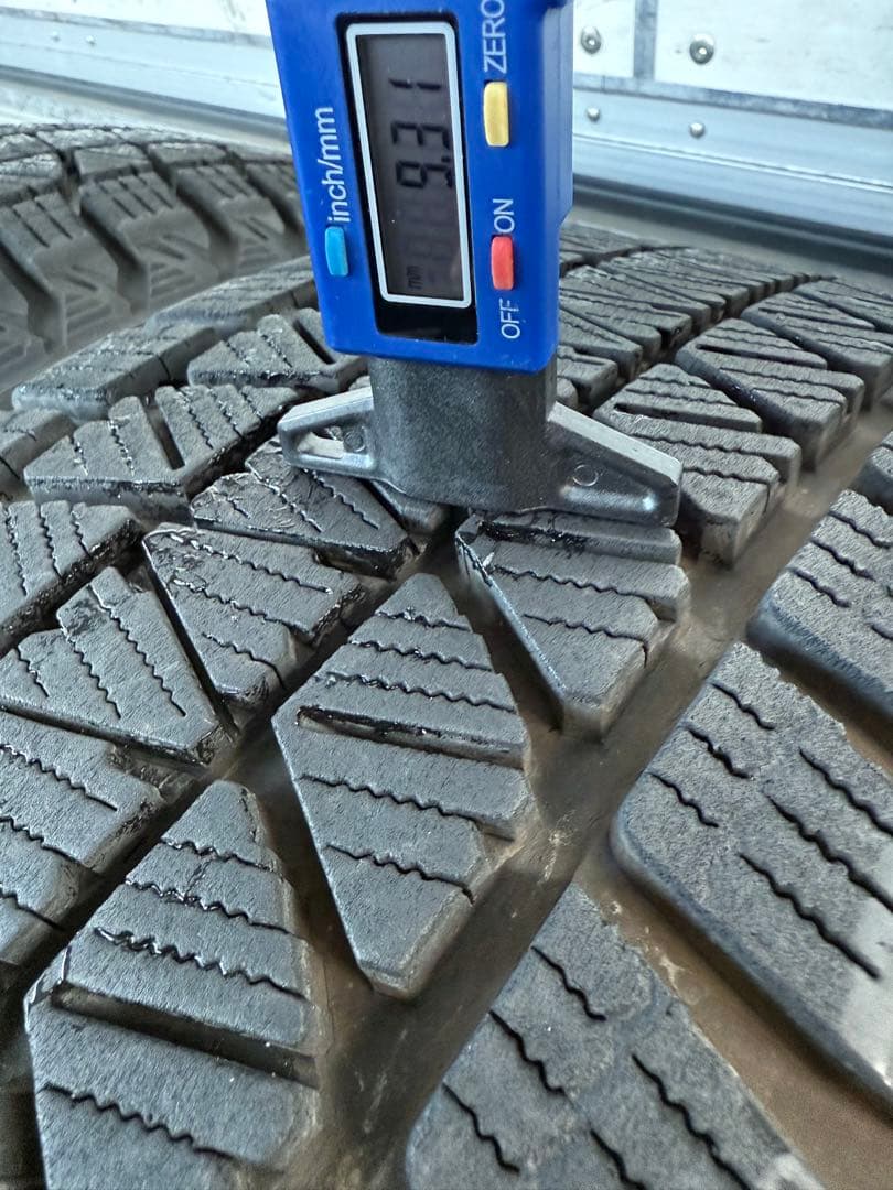 ミッツブリヂストンスタッドレス225／55R19 99Q深溝