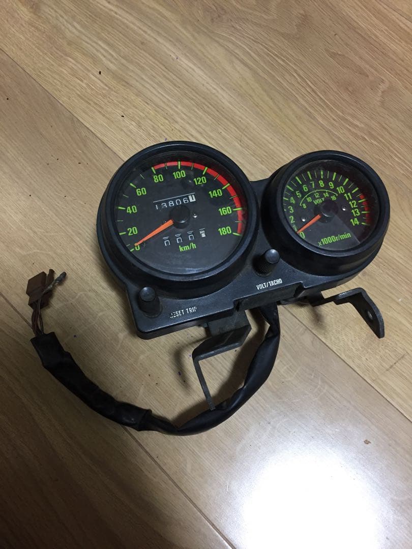 カワサキ　GPZ400F 550F ゼファー400 純正メーター　当時物　旧車