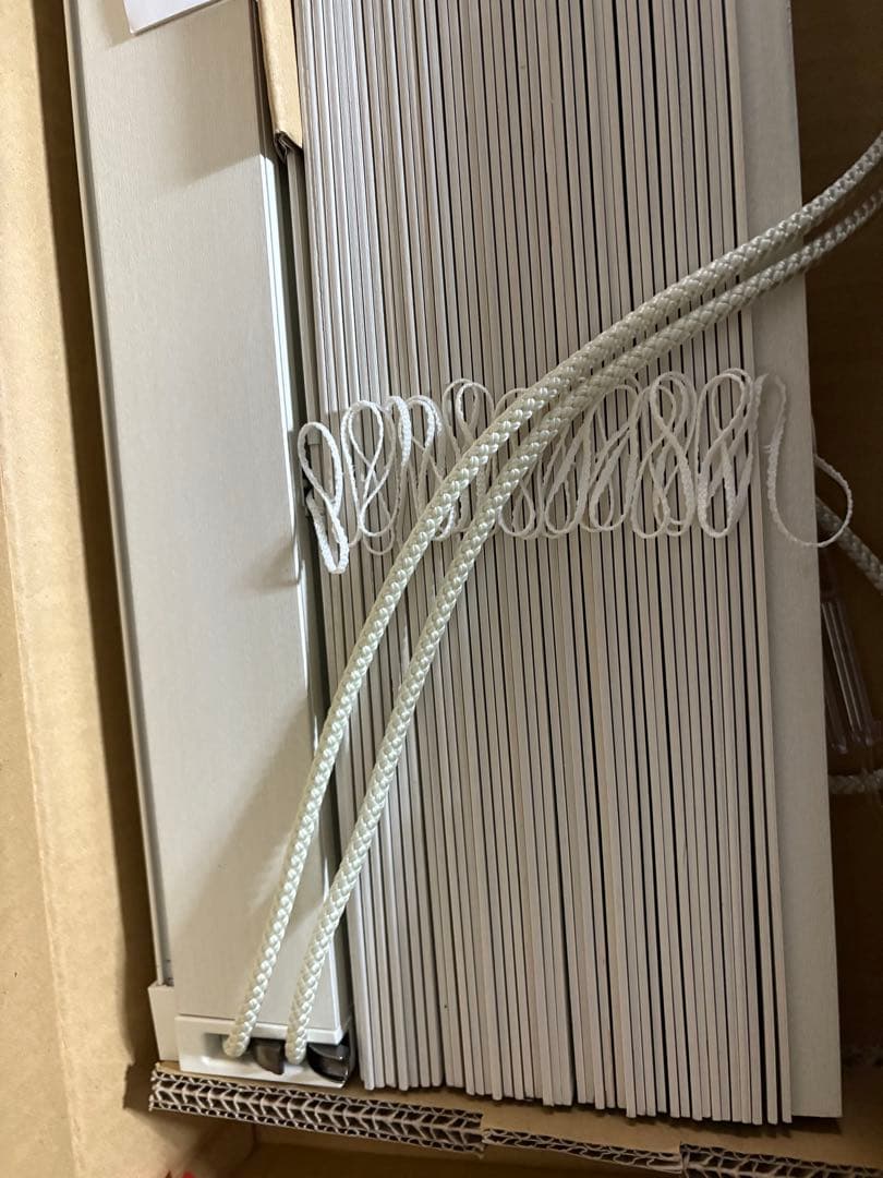 タチカワ　木製ブラインド ホワイト　新品