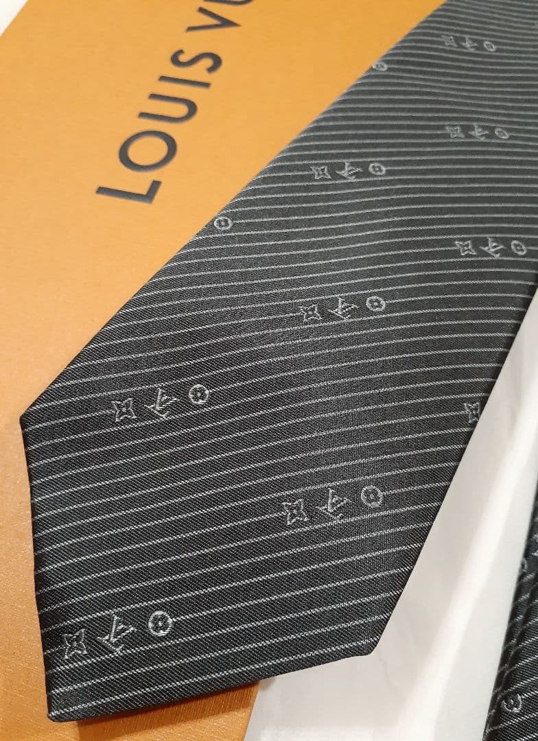 LOUIS VUITTON ルイヴィトン モノグラム オンライン ネクタイ