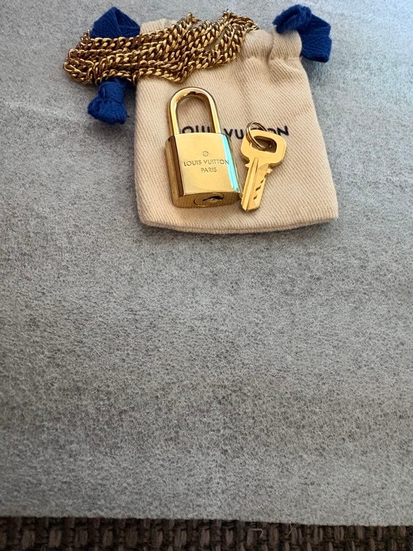 新品ルイヴィトン パドロック カデナ ネックレス チェーン付き 南京錠（438）