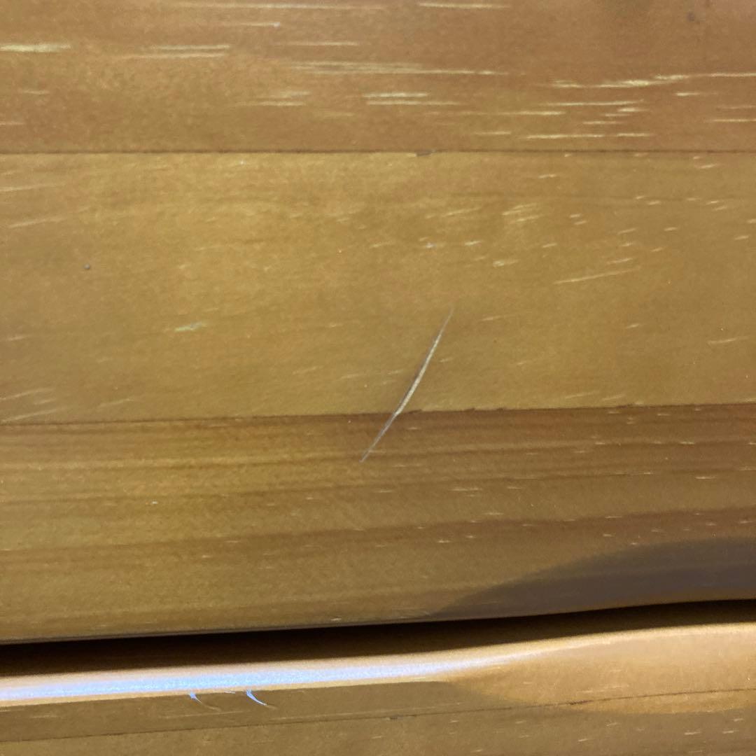 木製チェスト 7段9引き出し 花の装飾付き