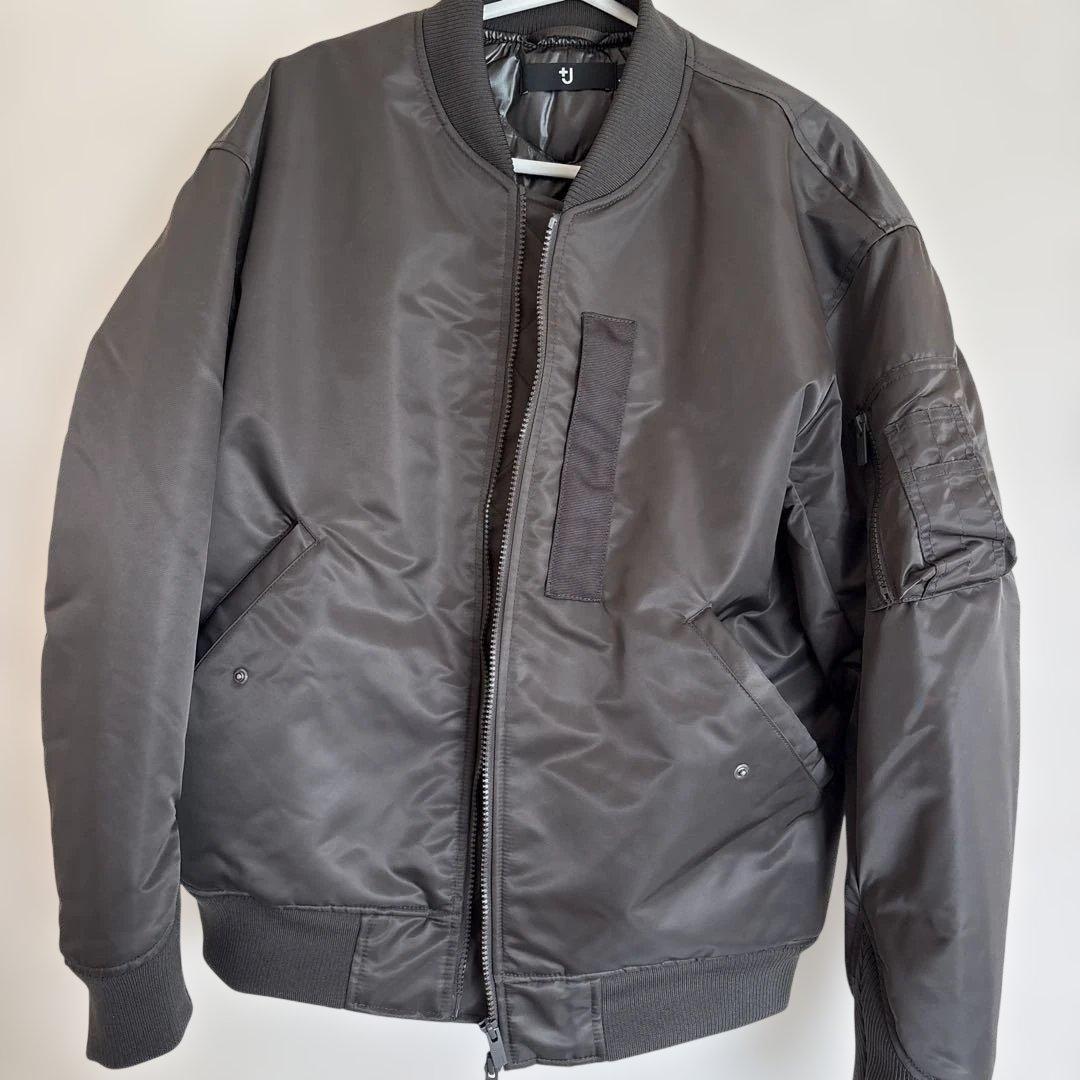 ユニクロ　2026年　　復刻MA-1 フライトダウン ジャケット Mサイズ