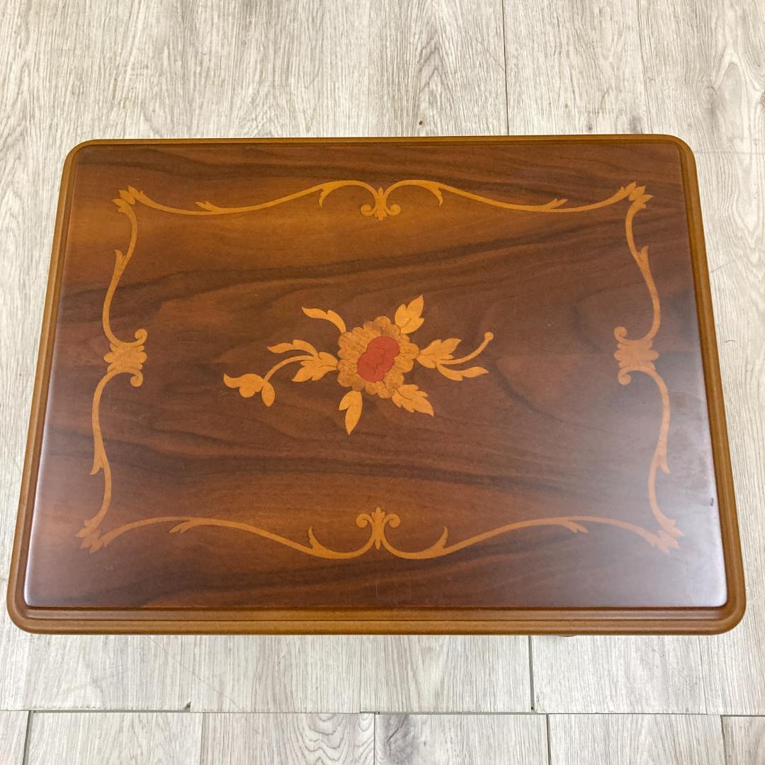 イタリア製 クラシカル 象嵌細工 猫脚 ネストテーブル 　 サイドテーブル