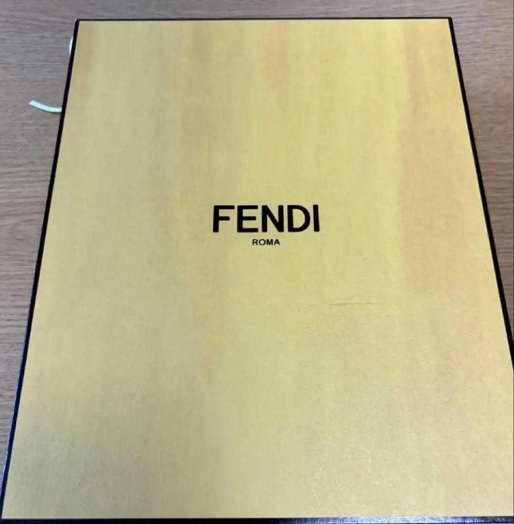FENDI FFロゴ　ネックレス　カーブチェーン スクエアトップ　箱付き