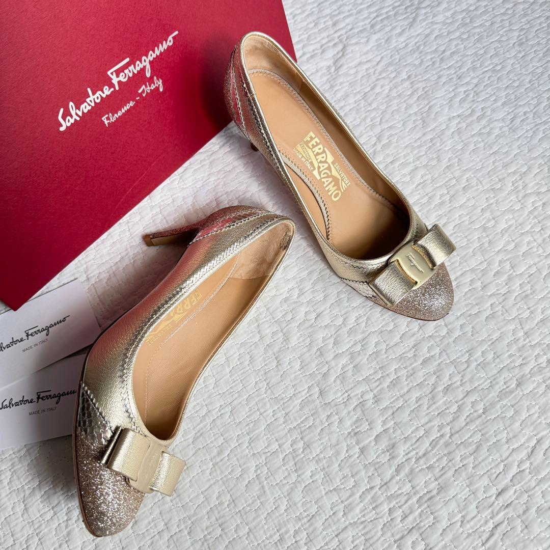 美品 希少 SalvatoreFerragamo ヴァラリボン パンプス ラメ
