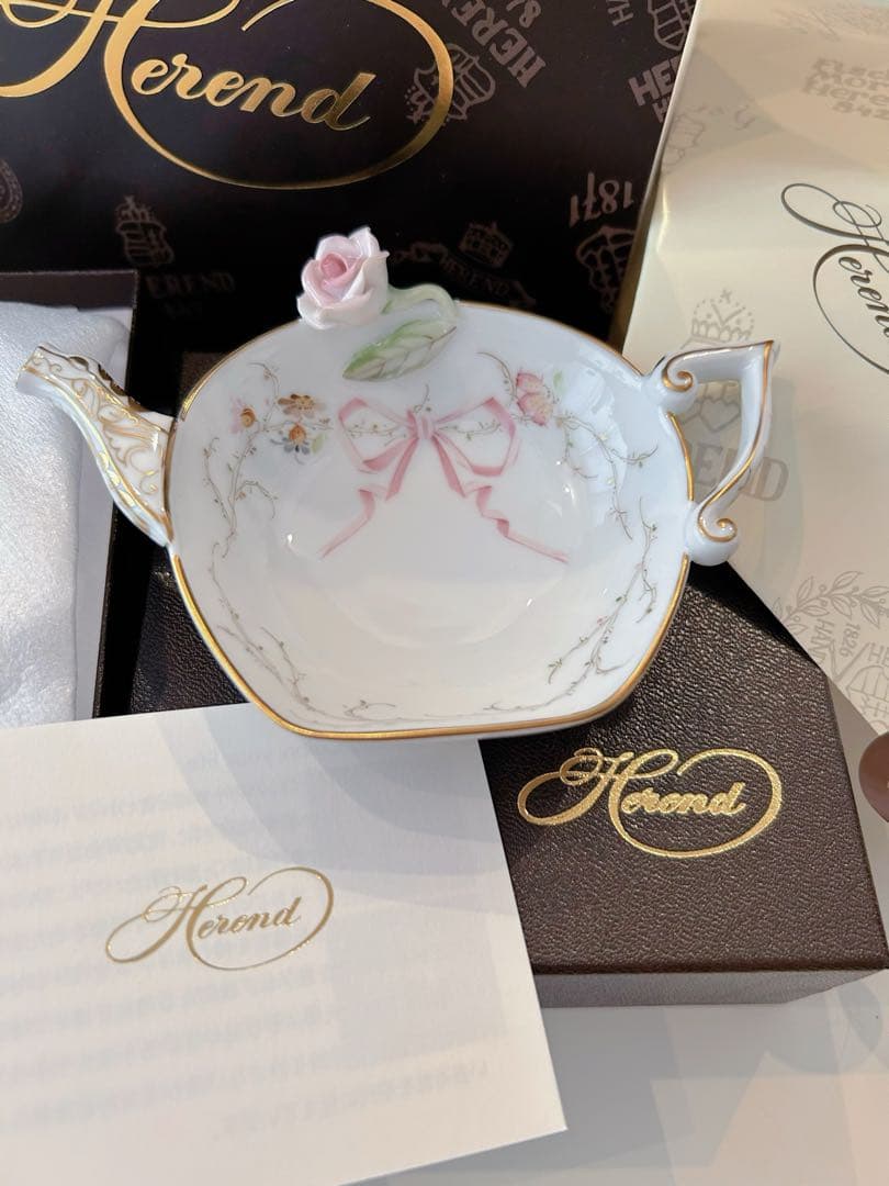 ヘレンド　新品未使用　リボンローズドラジェ　ティーポット型ミニトレー