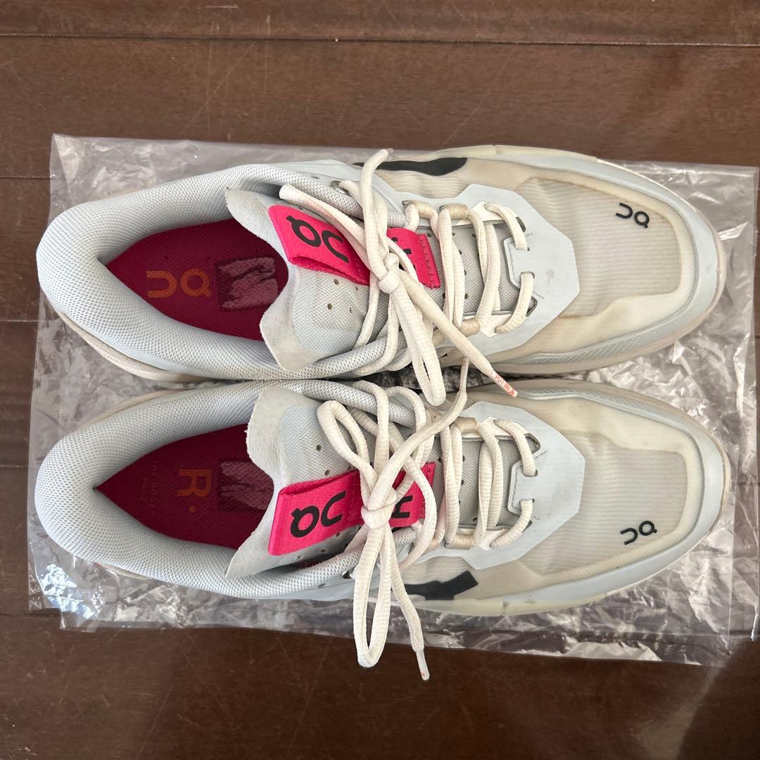 On テニスシューズ THE ROGER Pro 2 28.5センチ