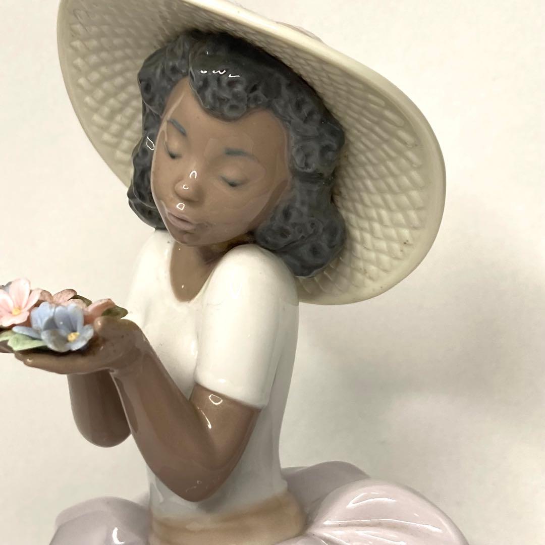 希少✨LLADRO リアドロ お花の甘い香りに包まれる少女。 6822