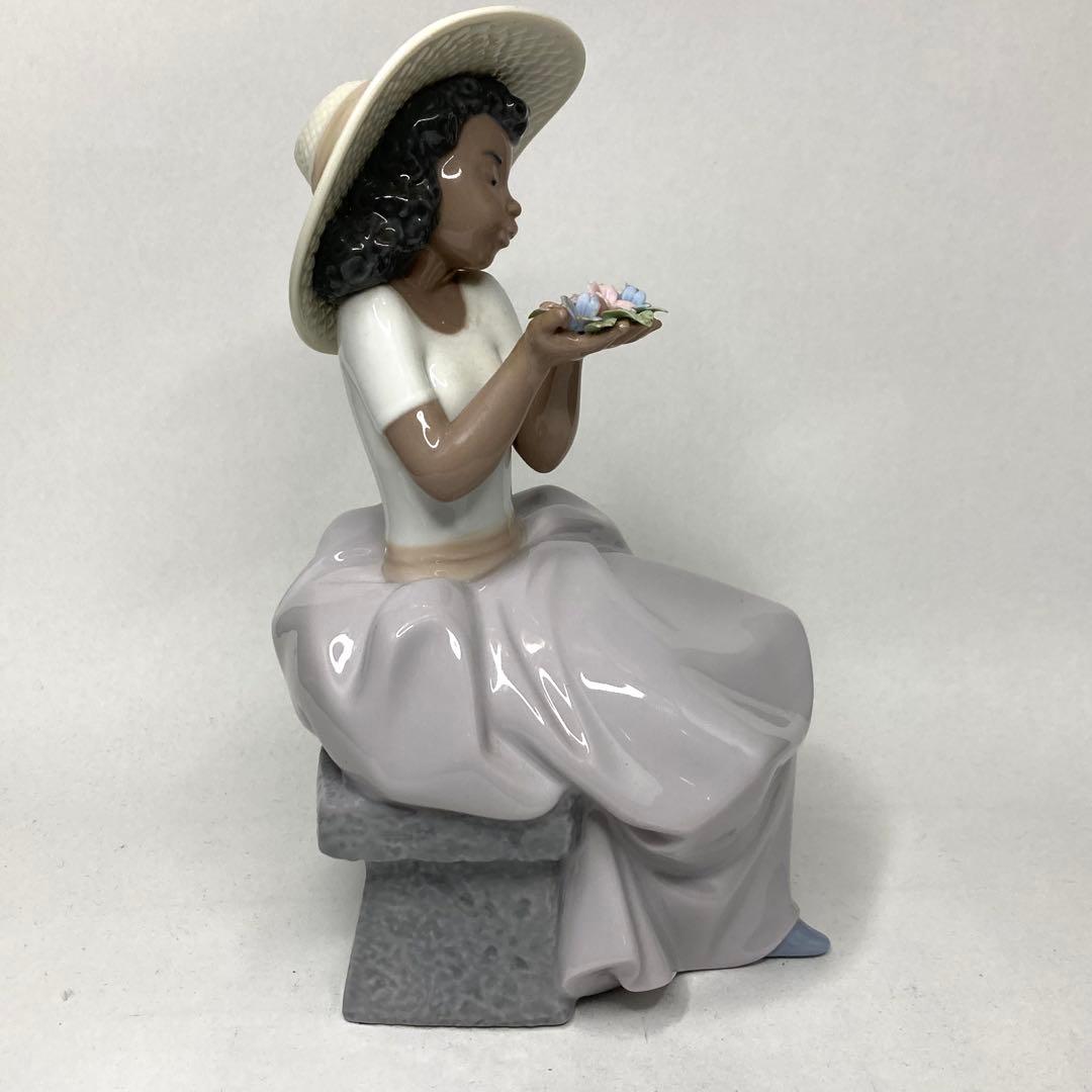 希少✨LLADRO リアドロ お花の甘い香りに包まれる少女。 6822