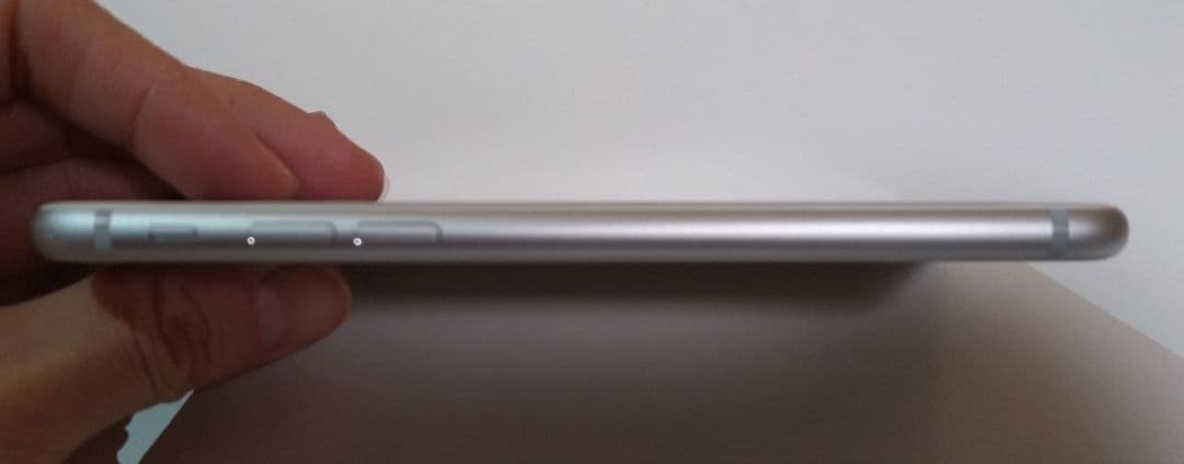 iPhone8 本体のみ 64gb