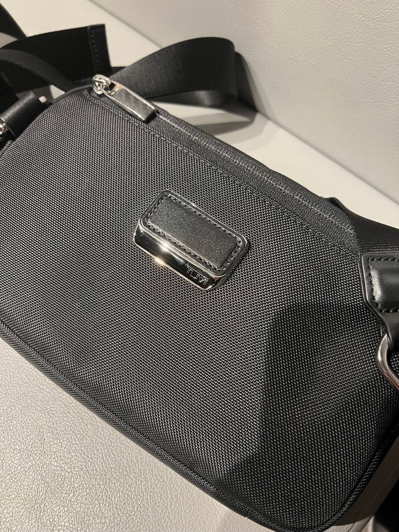 TUMI 「メッシーナ」コンパクト・スリング