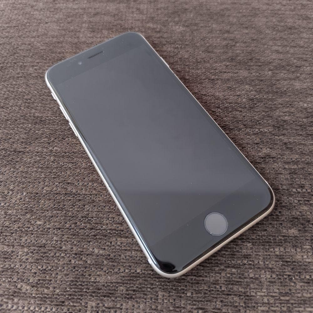 【美品】iPhone SE3 128GB SIMフリー 純正バッテリー