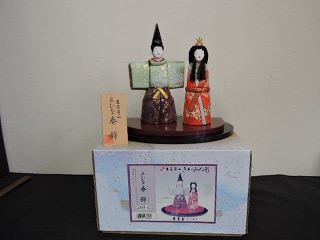 東芸芳山　きめこみ人形　立ひな春錦　箱あり　M１３８９