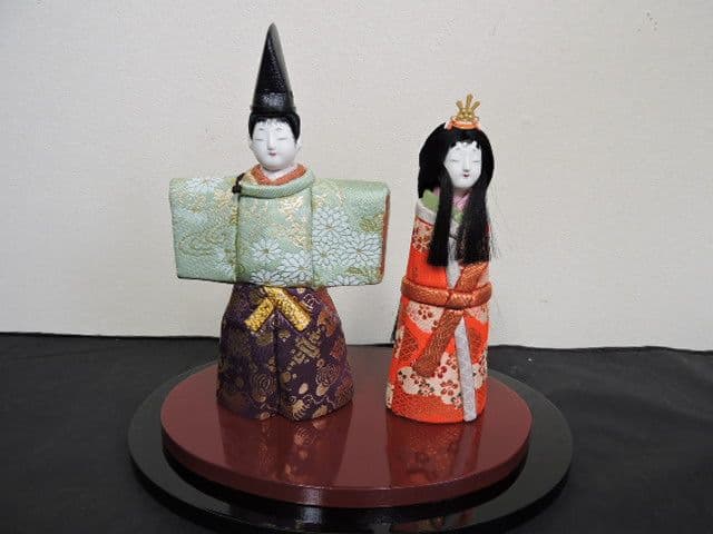 東芸芳山　きめこみ人形　立ひな春錦　箱あり　M１３８９