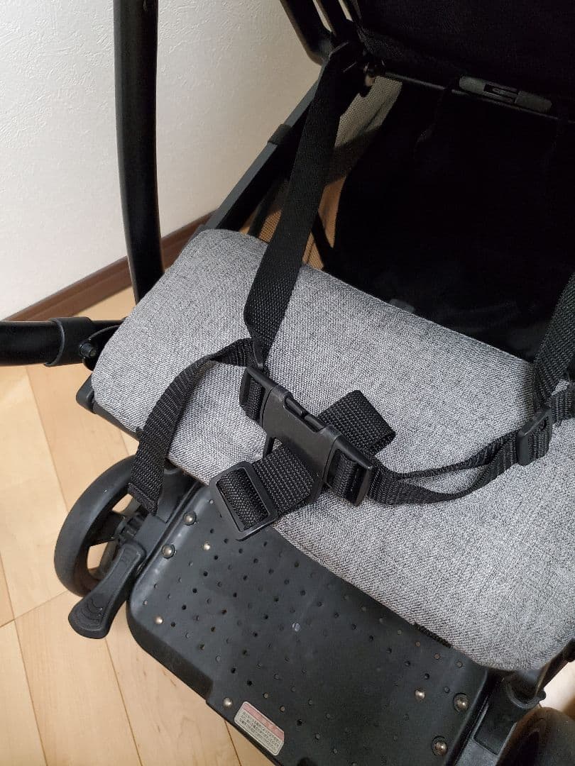 ベビーカー ブラック 5点式シートベルト