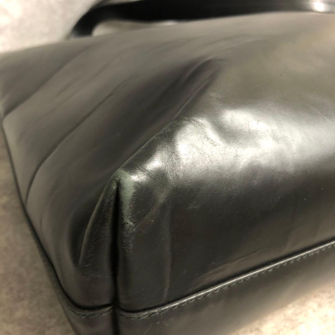 フォロー割■ フェラガモ レザートートバッグ 黒 A4可能 ユニセックス 肩掛け