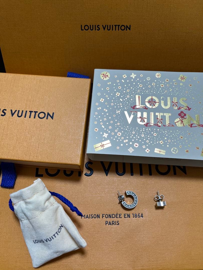 【チャールズ】LOUIS VUITTON ピアスセット2個
