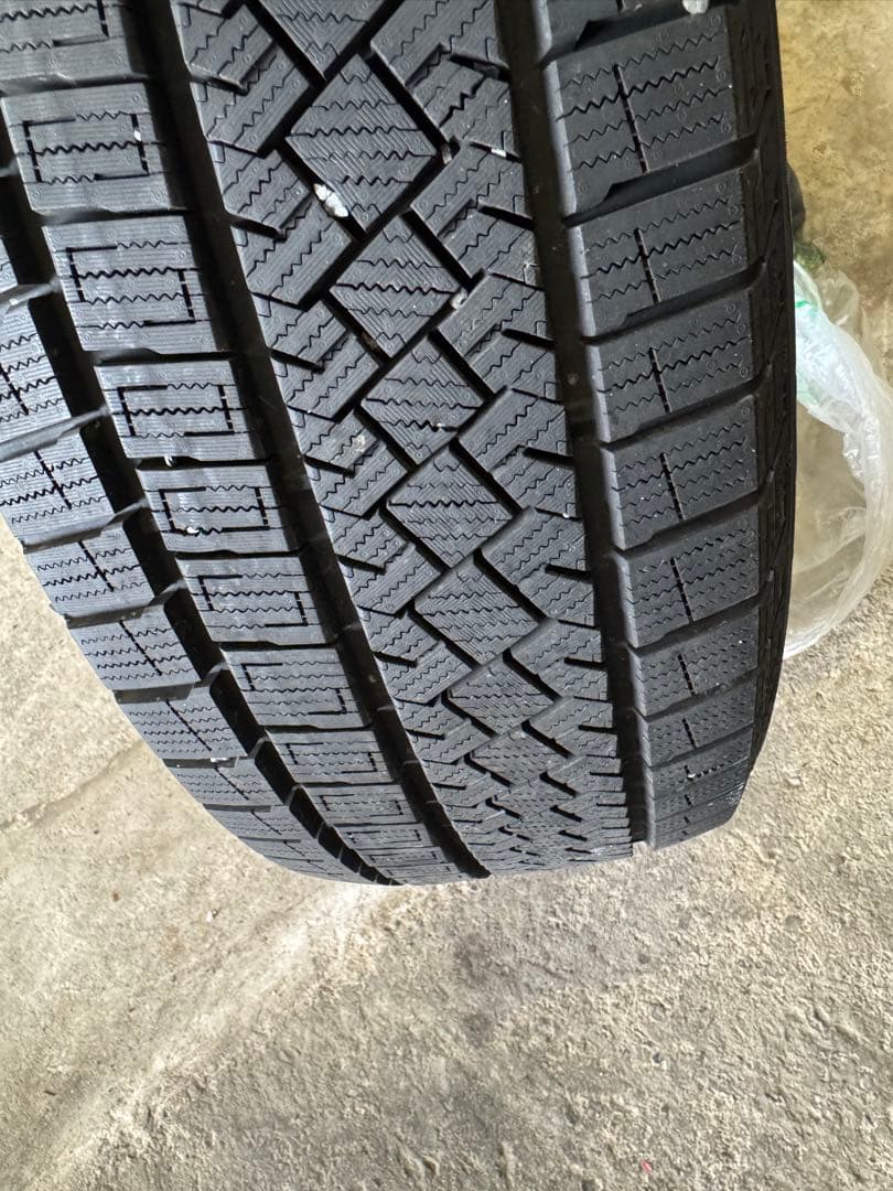 Pirelli スタッドレスタイヤ 225/50 R18