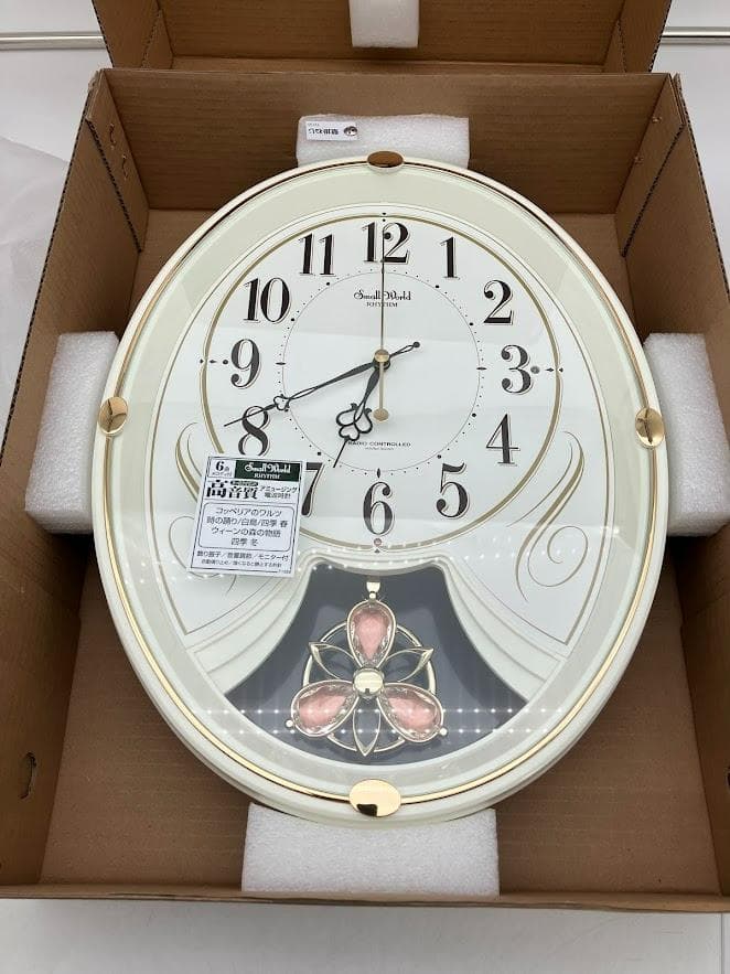 【新品未使用】　電波時計　スモールワールドリリィN　4MN554RHIO