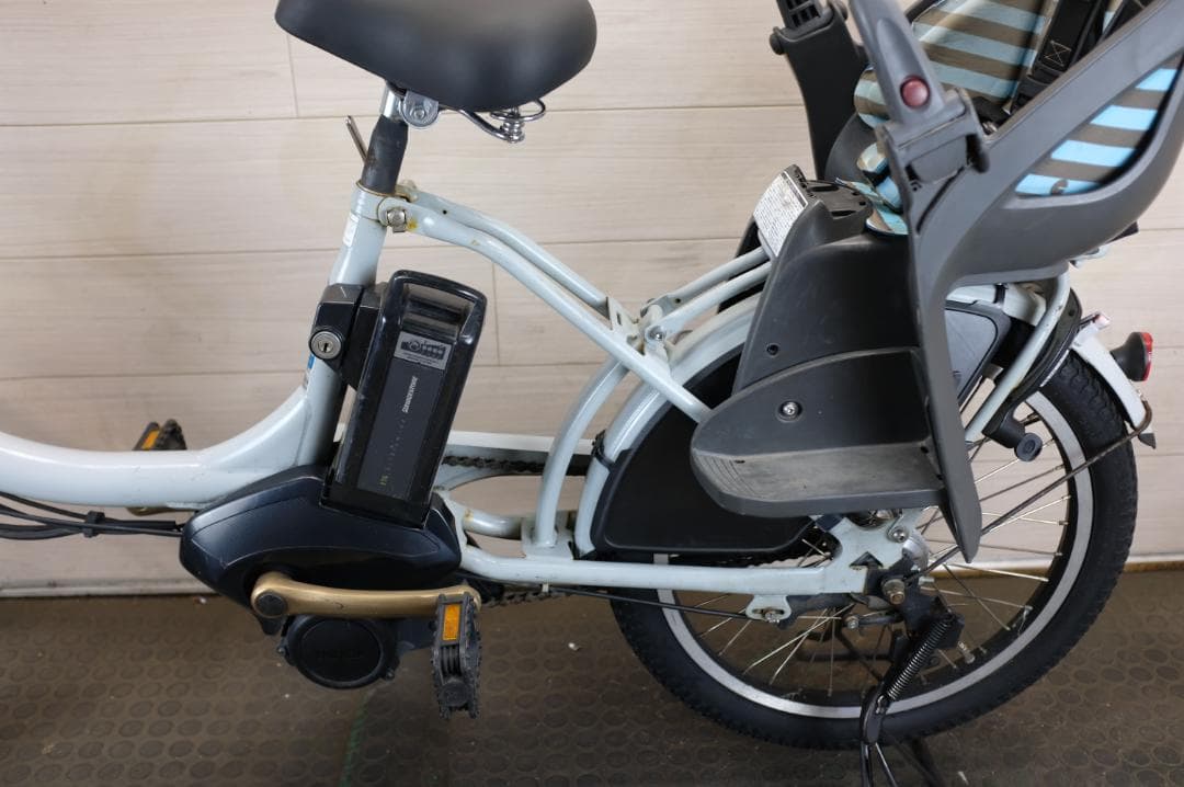 電動自転車ブリヂスト　Bikke　20インチ　3段　8.7Ah充電器あり