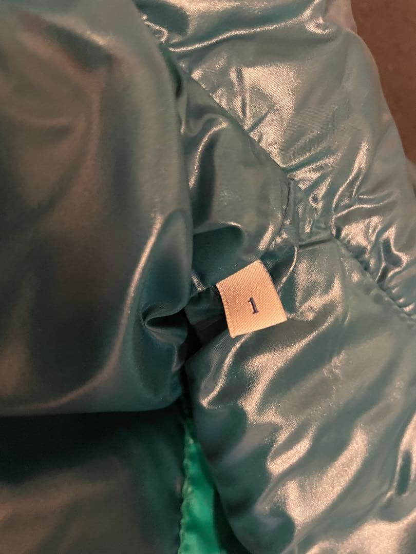 【美品】【MONCLER】モンクレール　ダウンベスト　エメラルドグリーン