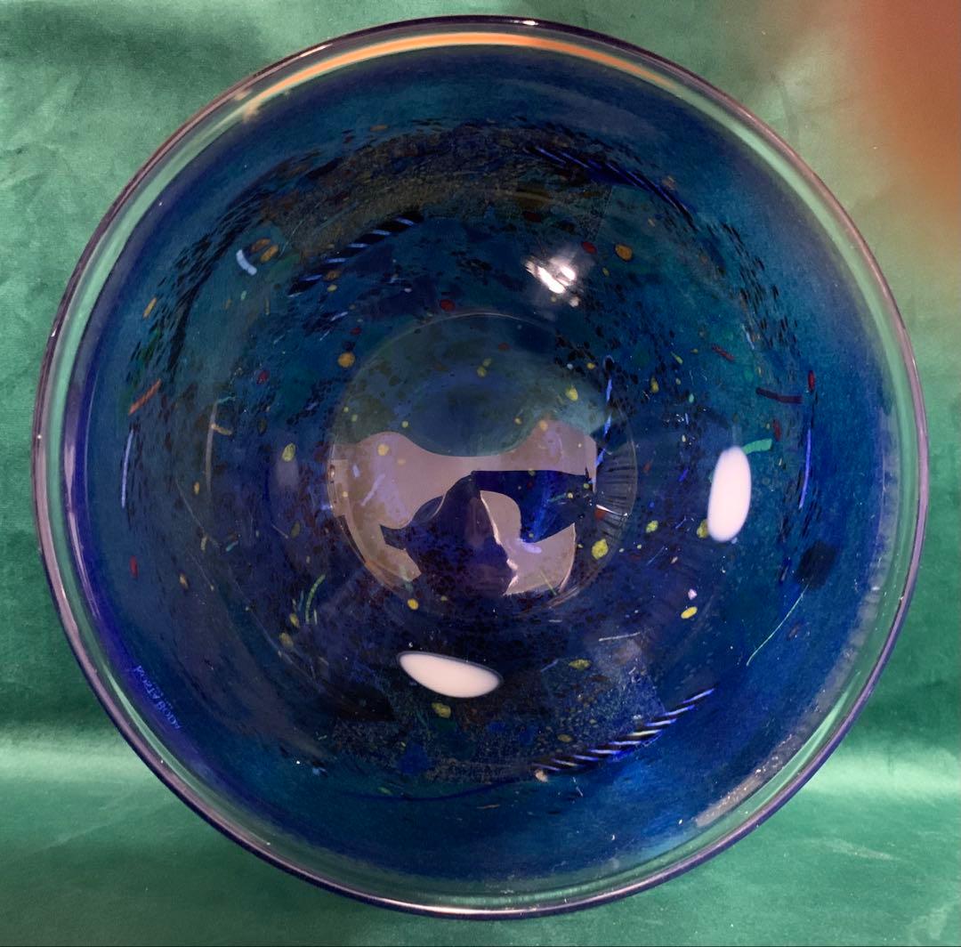 Kosta Boda のスエーデンガラス美術工芸品(作者の刻印入り署名付き)