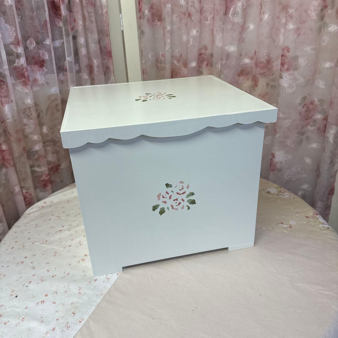 ホワイト木製小物収納ボックス 花柄　薔薇のすてんしる