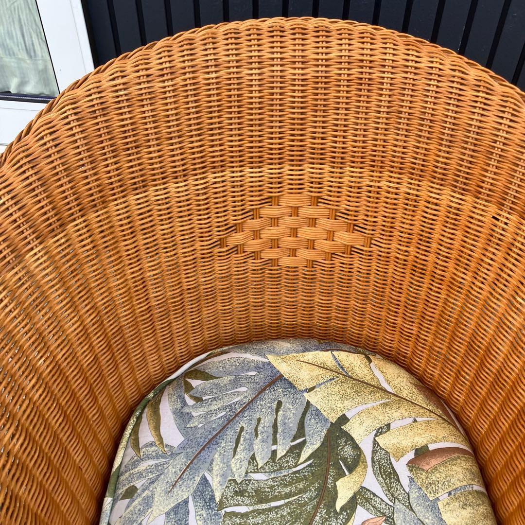 ② 昭和レトロ カザマ 花柄クッション アーチ型ラタンチェア アームチェア