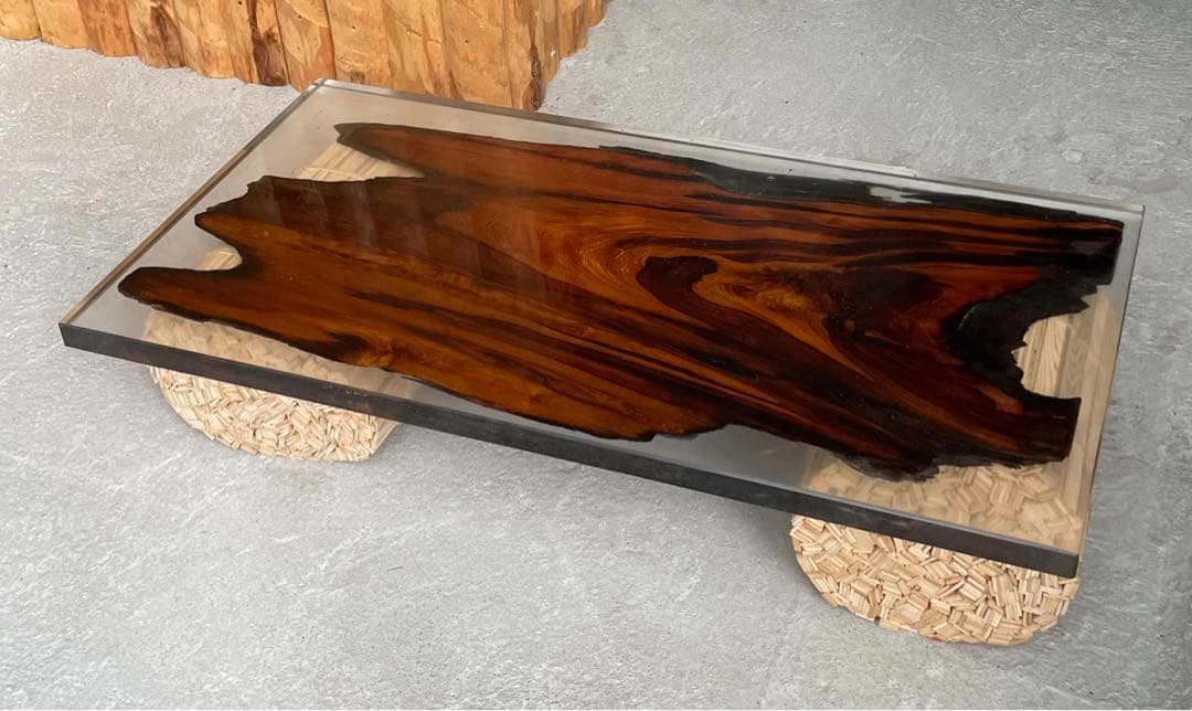 作品名【盾】　No.210 希少価値　屋久杉　神代杉　レジンテーブル