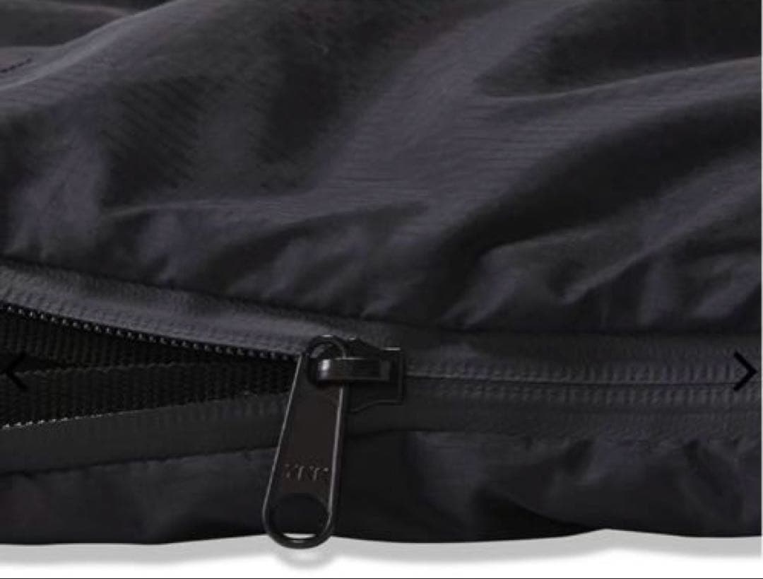 ワークマン　エクストリームダウンシュラフ690ブラック