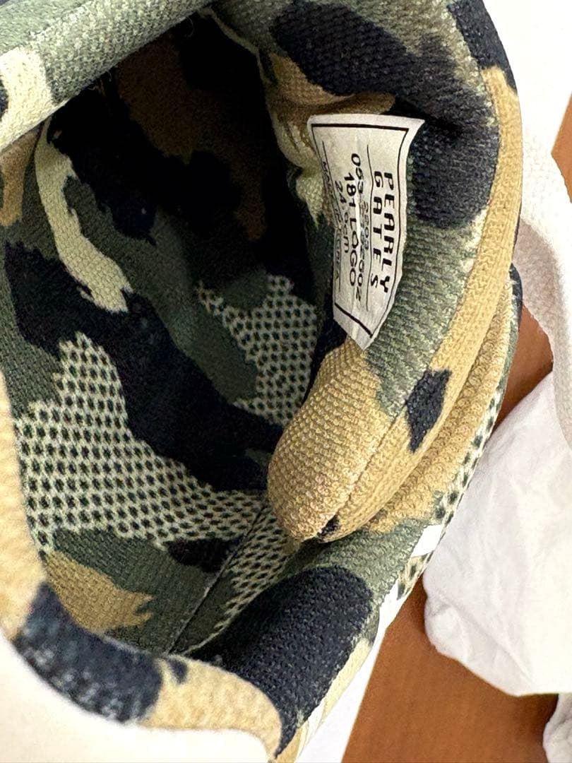 【美品】派手そうで質素パーリーゲイツゴルフシューズ 24 ロゴ 迷彩 レディース