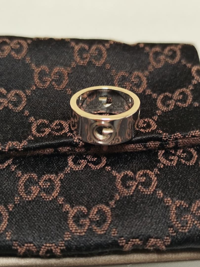 GUCCI ロゴ シルバー リング