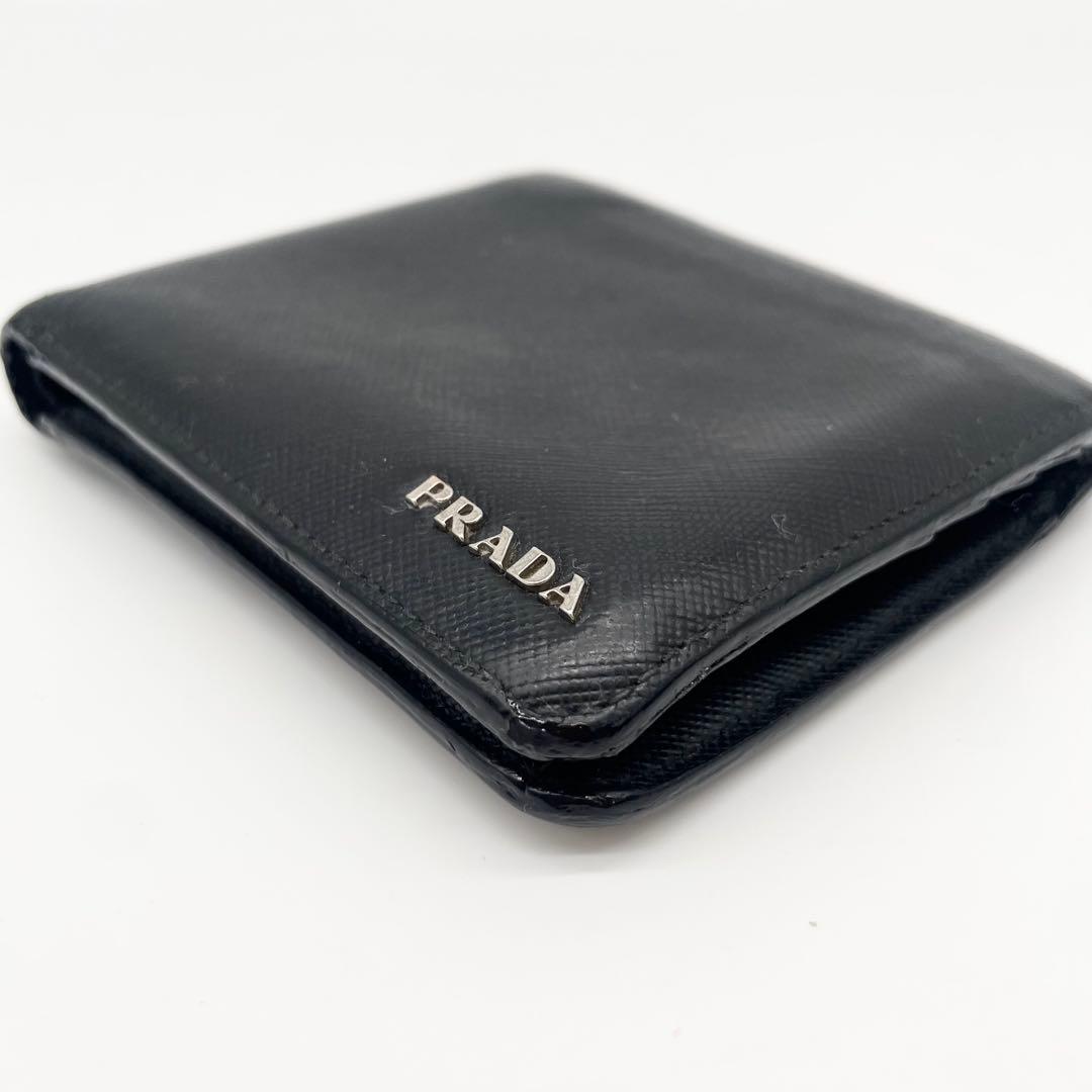 PRADA サフィアーノ　二つ折り財布　レザー　ブラック　ロゴ有り