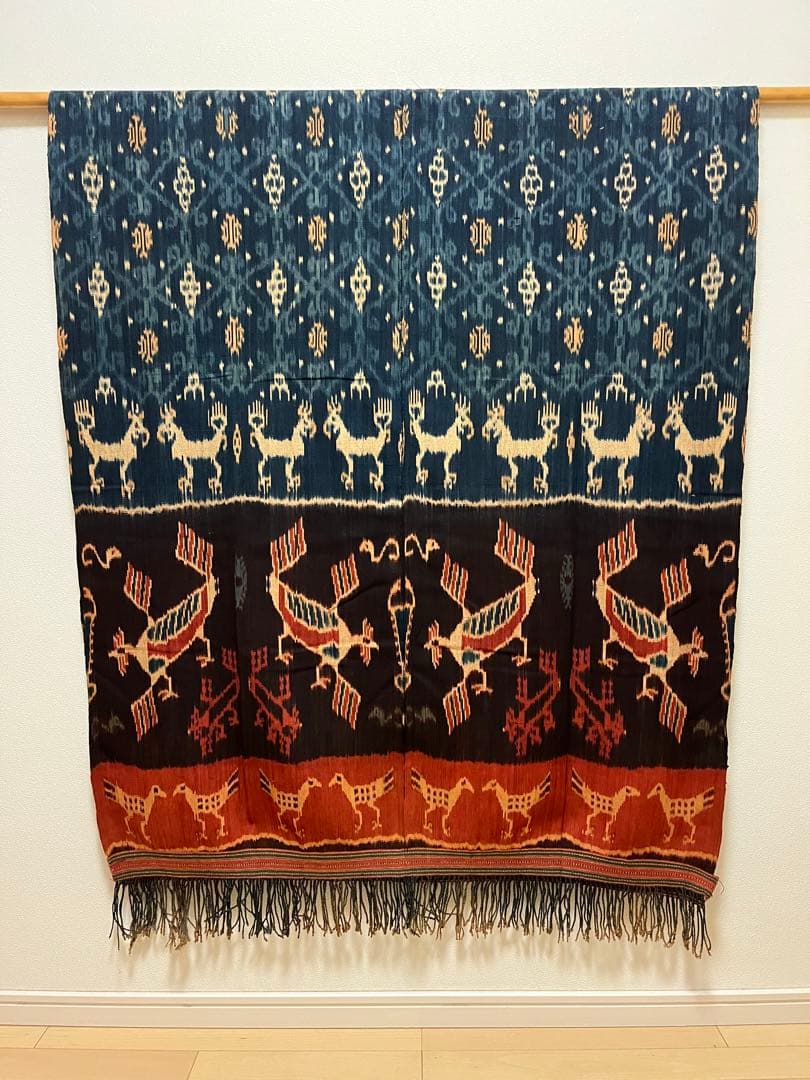 スンバ島で40年位前に手織りされた今では入手しにくい本物イカット