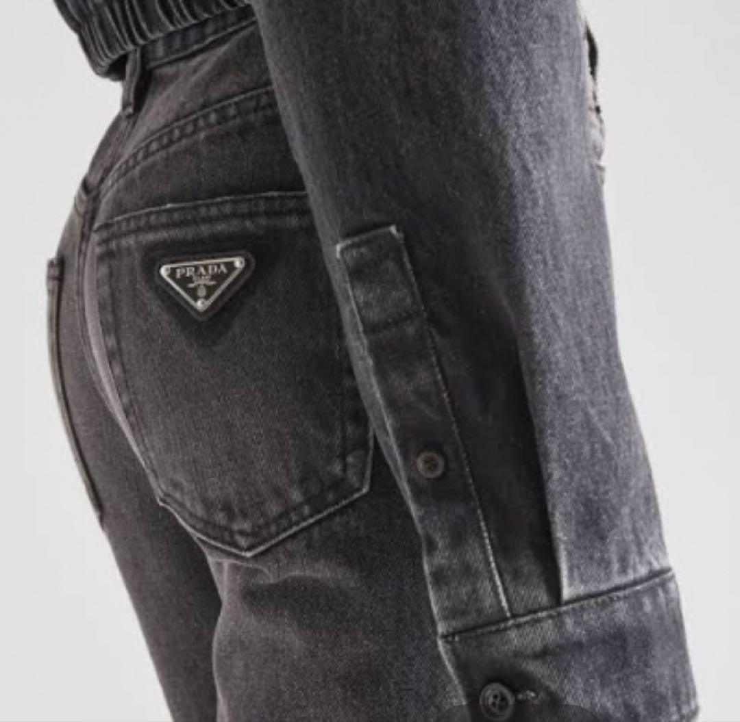 PRADA 5ポケットブラックデニム フレアパンツ