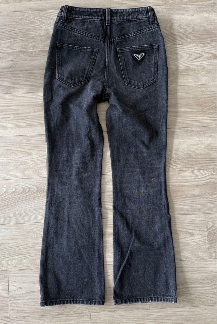 PRADA 5ポケットブラックデニム フレアパンツ