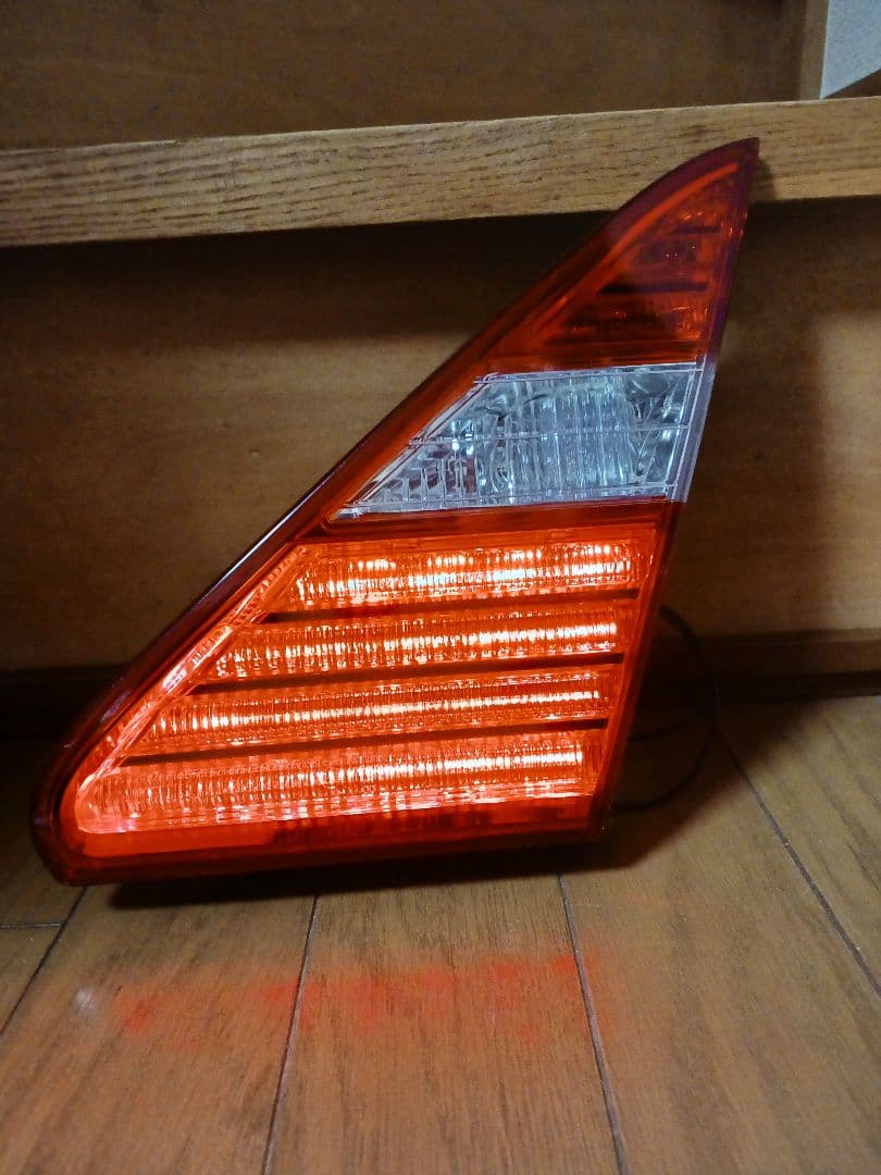 30セルシオ後期テールランプ右側
