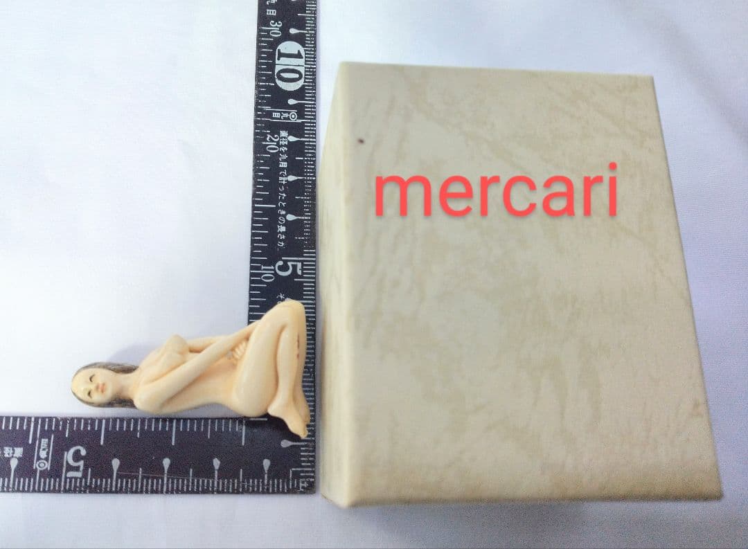 裸婦 根付② 紙箱付き