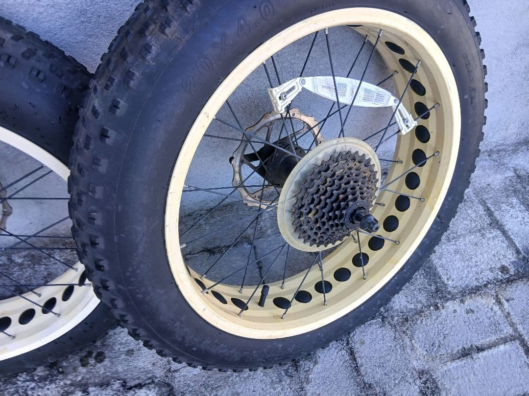 自転車のホイールリム 20 x 4.0