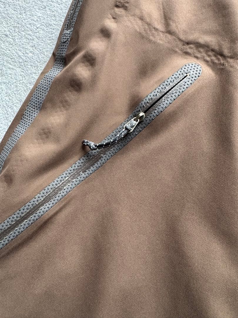 マウンテンハードウェア CONDUIT JACKET ソフトシェル ブラウン