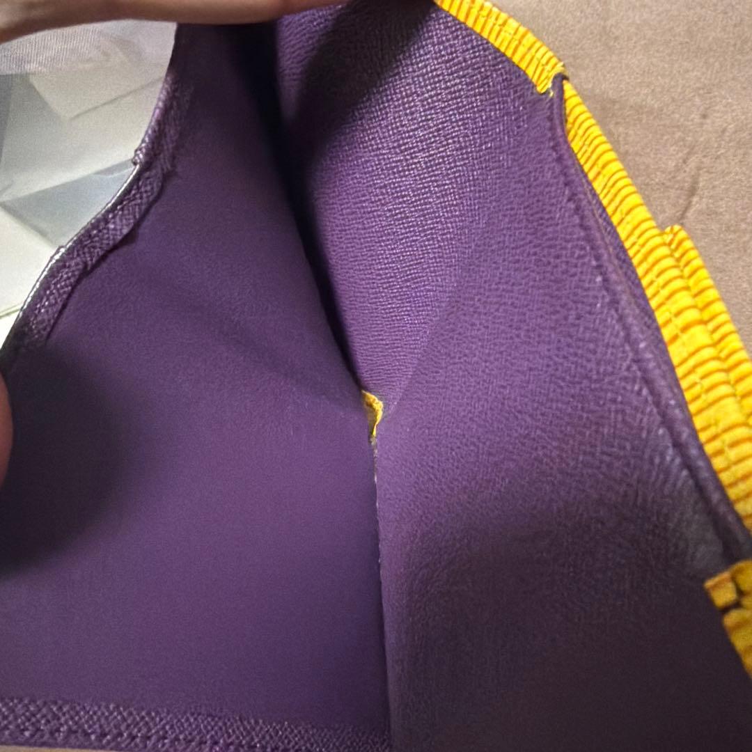 【レア】Louis Vuitton エピ 二つ折り財布