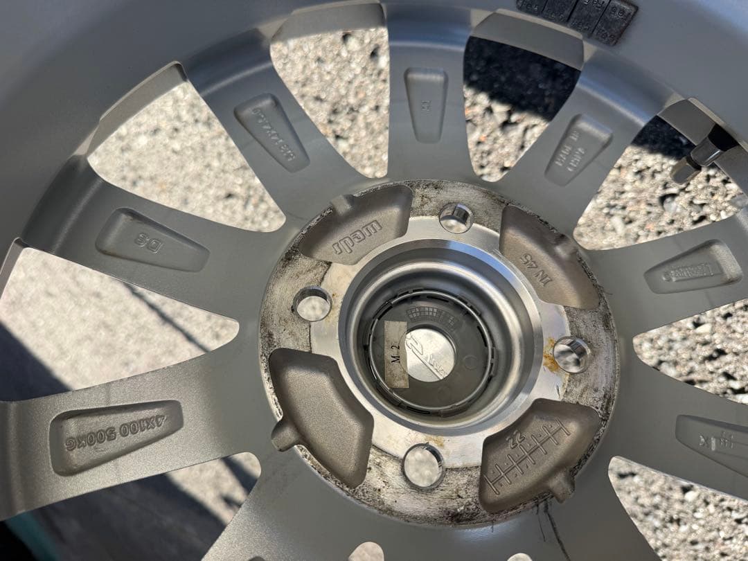 2022年製バリ山‼️軽自動車‼️155/65R14 スタッドレスタイヤ‼️ヨコハマ‼️