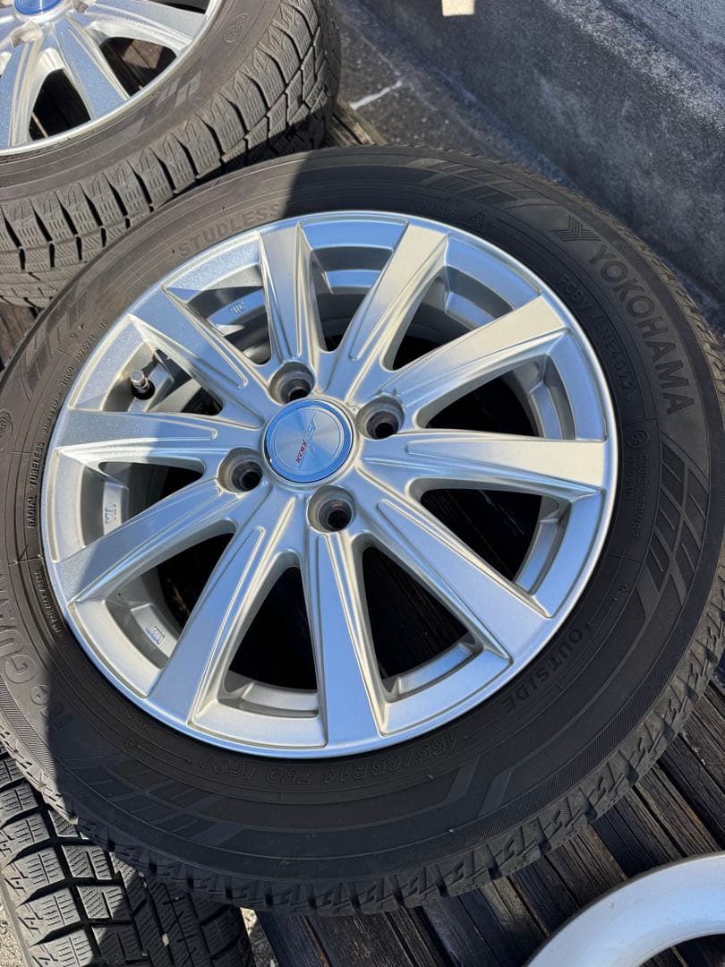 2022年製バリ山‼️軽自動車‼️155/65R14 スタッドレスタイヤ‼️ヨコハマ‼️