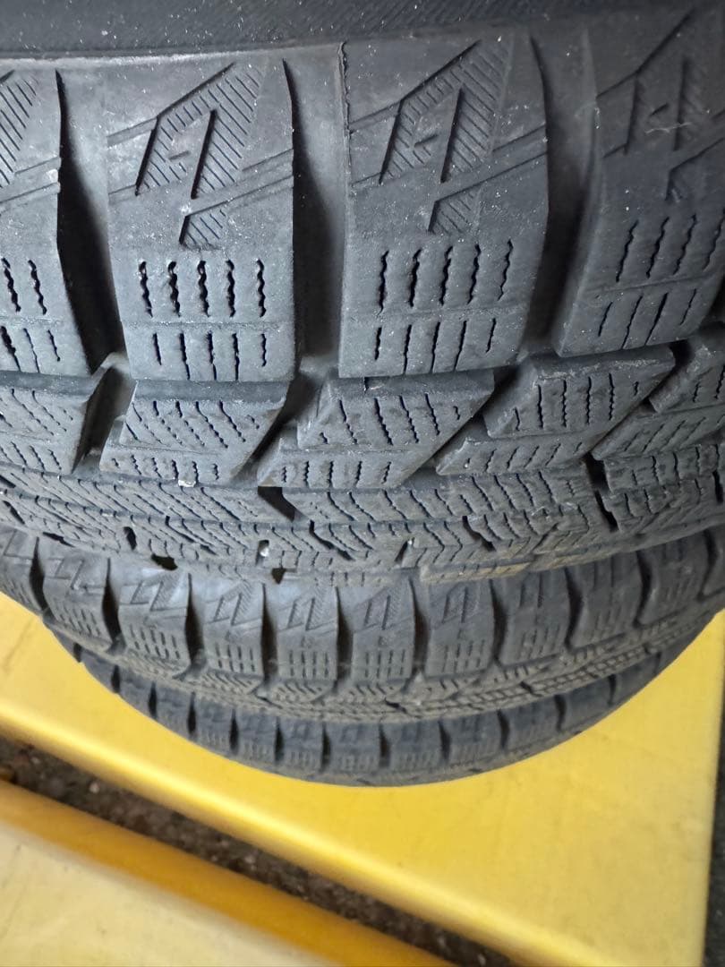 2022年製バリ山‼️軽自動車‼️155/65R14 スタッドレスタイヤ‼️ヨコハマ‼️