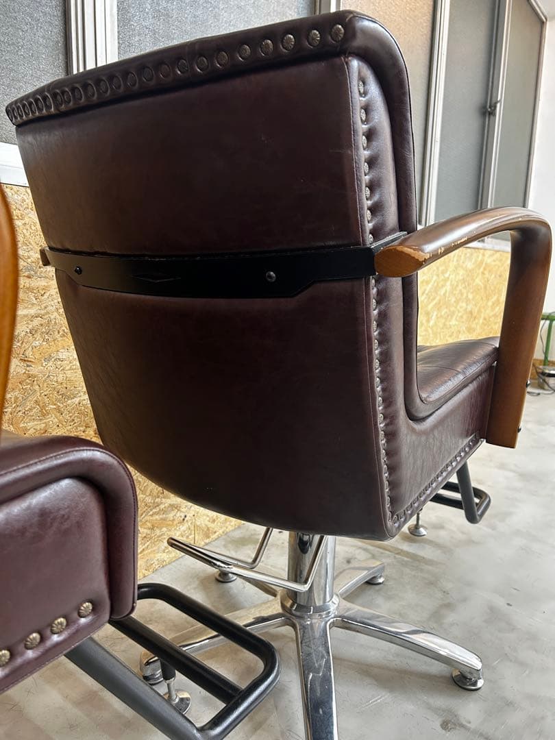 美容室ブラウンレザー カット椅子 回転式