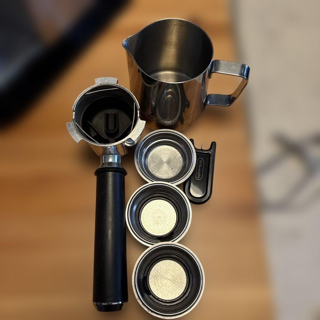 デロンギ エスプレッソメーカーEC885JMメタルシルバー